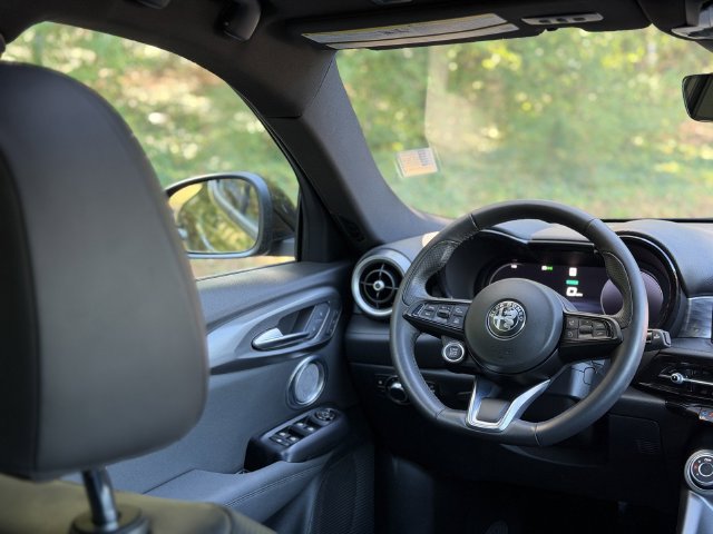 Used 2024 Alfa Romeo Tonale Ti AWD/4WD image 25