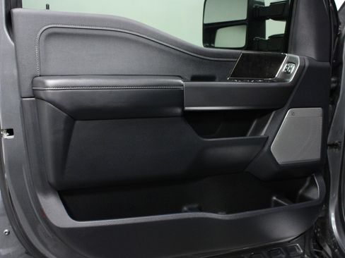 Used 2024 Ford F250 Lariat w/ Chrome Package image 11