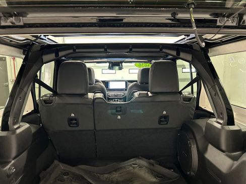 Used 2026 Jeep Wrangler Sahara image 34