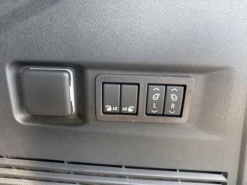 Used 2026 GMC Yukon Denali Ultimate AWD/4WD image 11