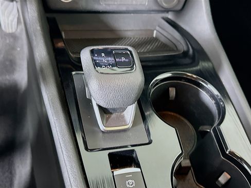 Used 2023 Nissan Rogue SV image 24