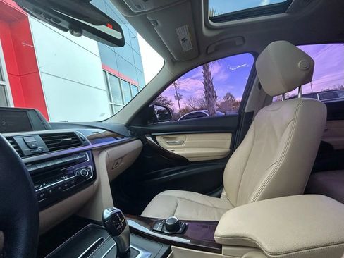 Used 2018 BMW 320i xDrive Sedan w/ Convenience Package image 14