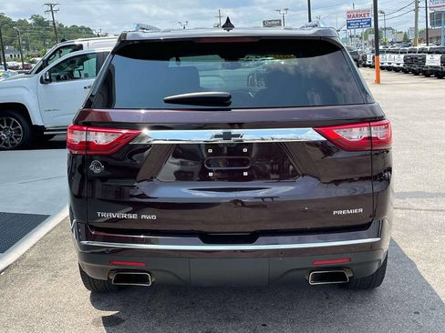 Certified 2021 Chevrolet Traverse Premier w/ LPO, Black Accent Package AWD/4WD image 4
