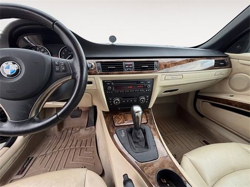Used 2008 BMW 335i Convertible image 10