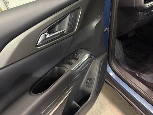 Certified 2025 Chevrolet Traverse LT image 12