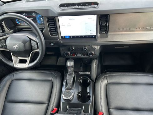 Used 2025 Ford Bronco Badlands AWD/4WD image 13