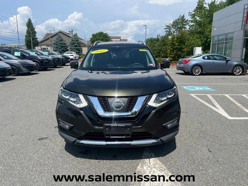 Used 2017 Nissan Rogue SL w/ SL Premium Package AWD/4WD image 2
