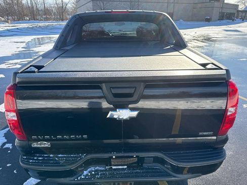 Used 2012 Chevrolet Avalanche LT image 5