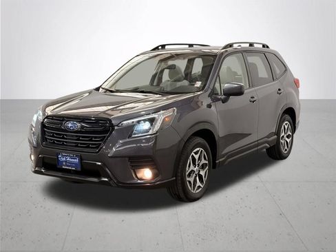 Used 2023 Subaru Forester Premium AWD/4WD image 2