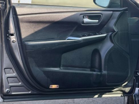 Used 2017 Toyota Camry SE image 10