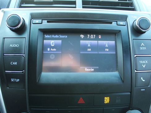 Used 2017 Toyota Camry LE FWD image 18