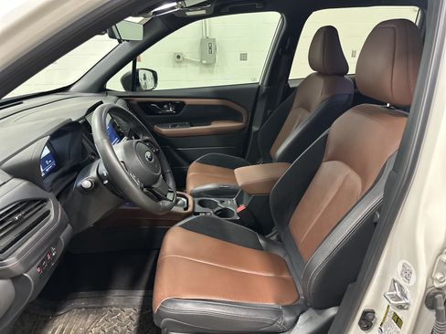 Used 2025 Subaru Forester Touring AWD/4WD image 16