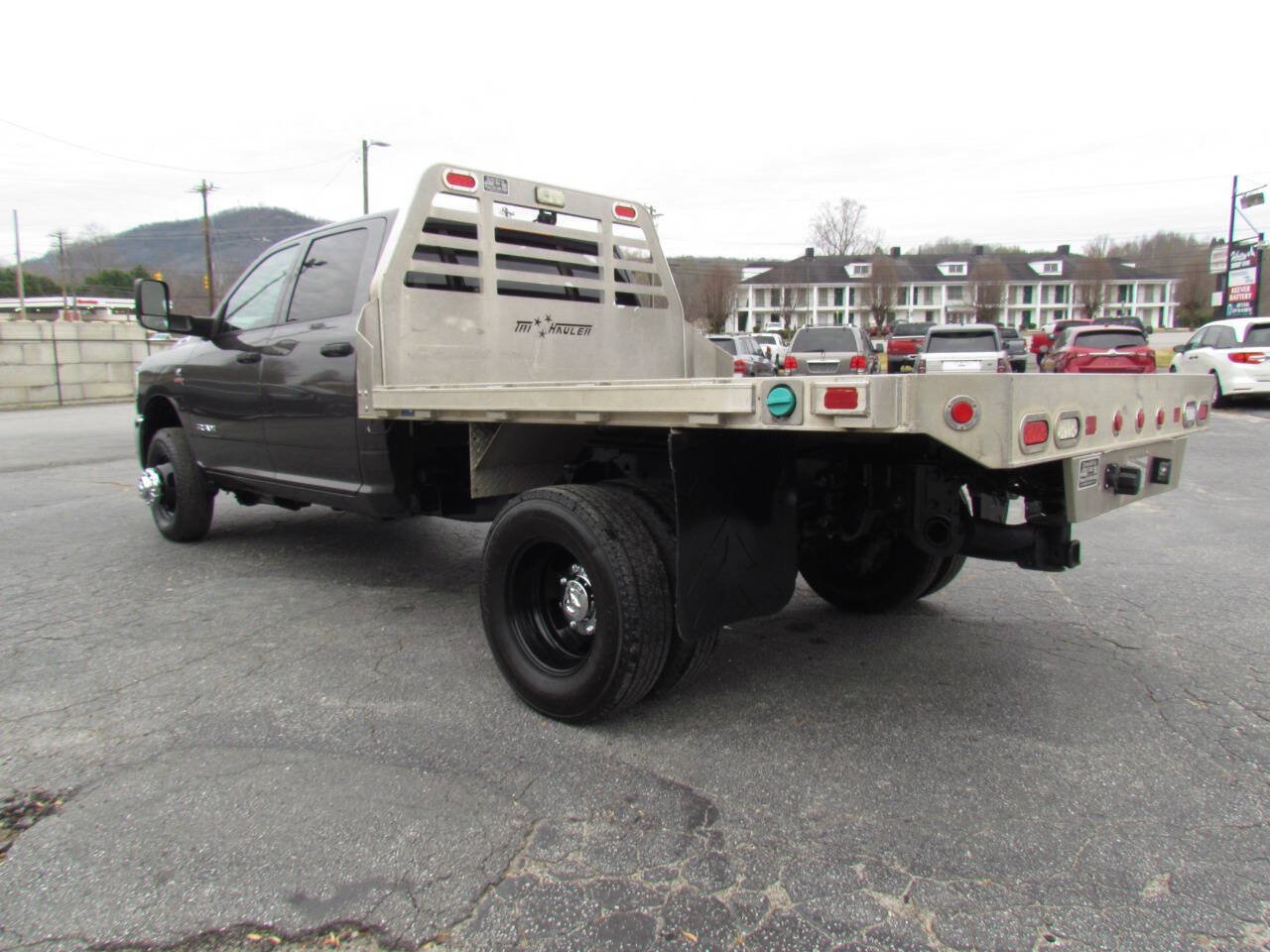 Used 2019 RAM 3500 Tradesman w/ Chrome Appearance Group AWD/4WD image 5
