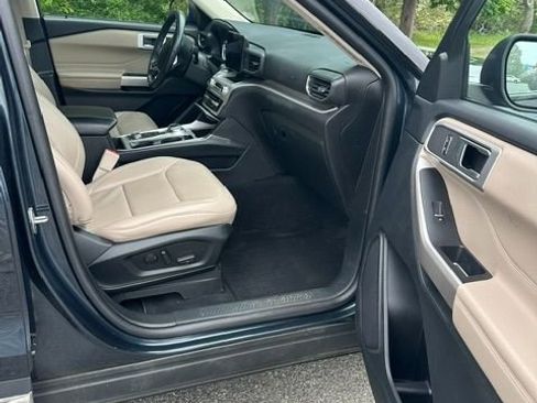 Used 2023 Ford Explorer XLT w/ Equipment Group 202A AWD/4WD image 6