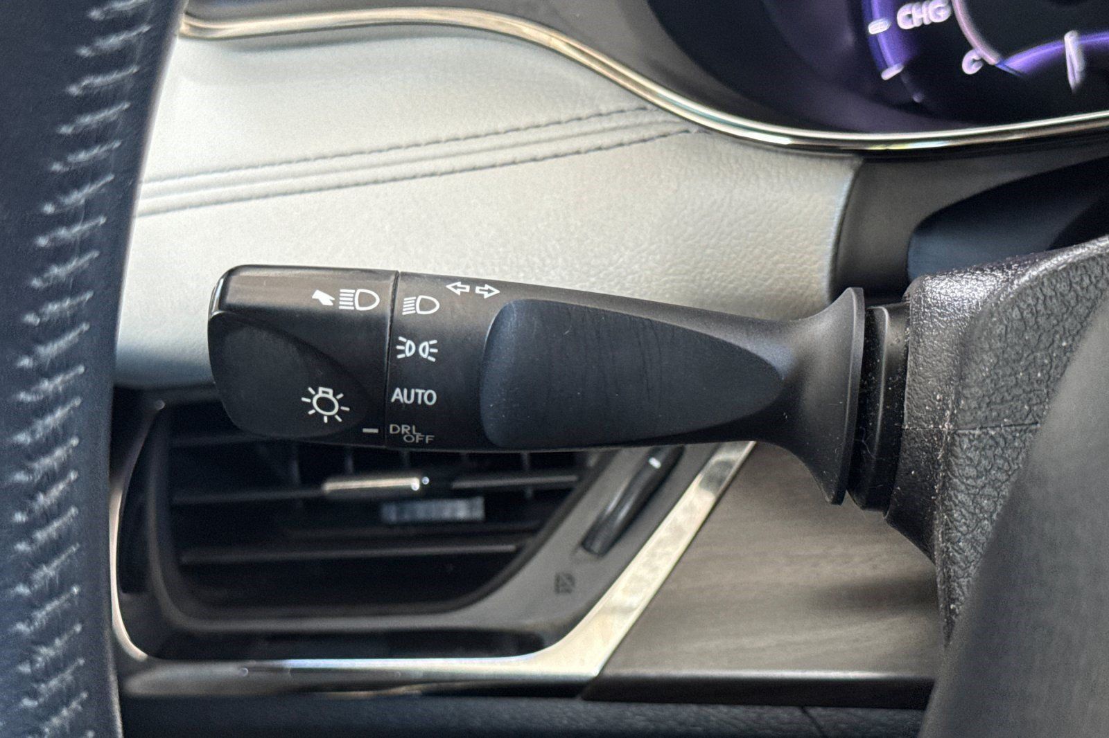 Used 2016 Toyota Avalon Limited FWD image 33