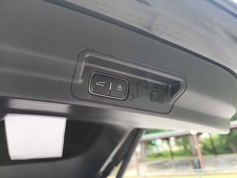 Used 2020 Ford Explorer XLT w/ Equipment Group 202A image 33