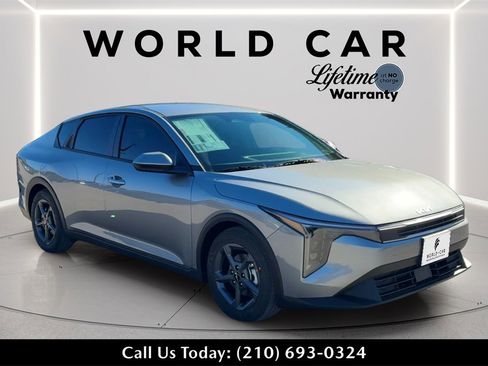 New 2026 Kia K4 LXS image 1