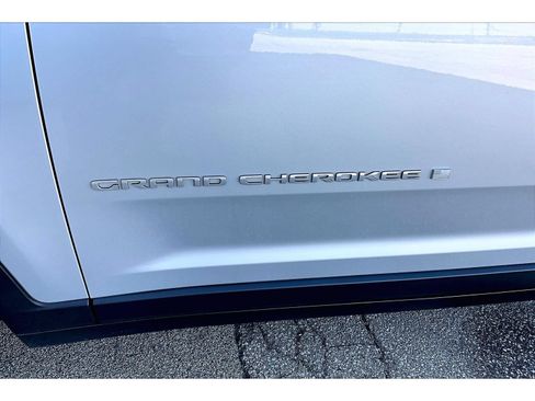 Certified 2024 Jeep Grand Cherokee Limited w/ Trailer Tow Package AWD/4WD image 39