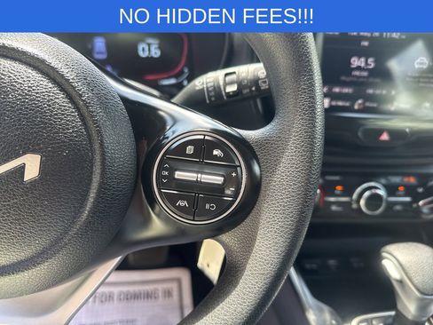 Used 2023 Kia Soul LX w/ LX Technology Package FWD image 21