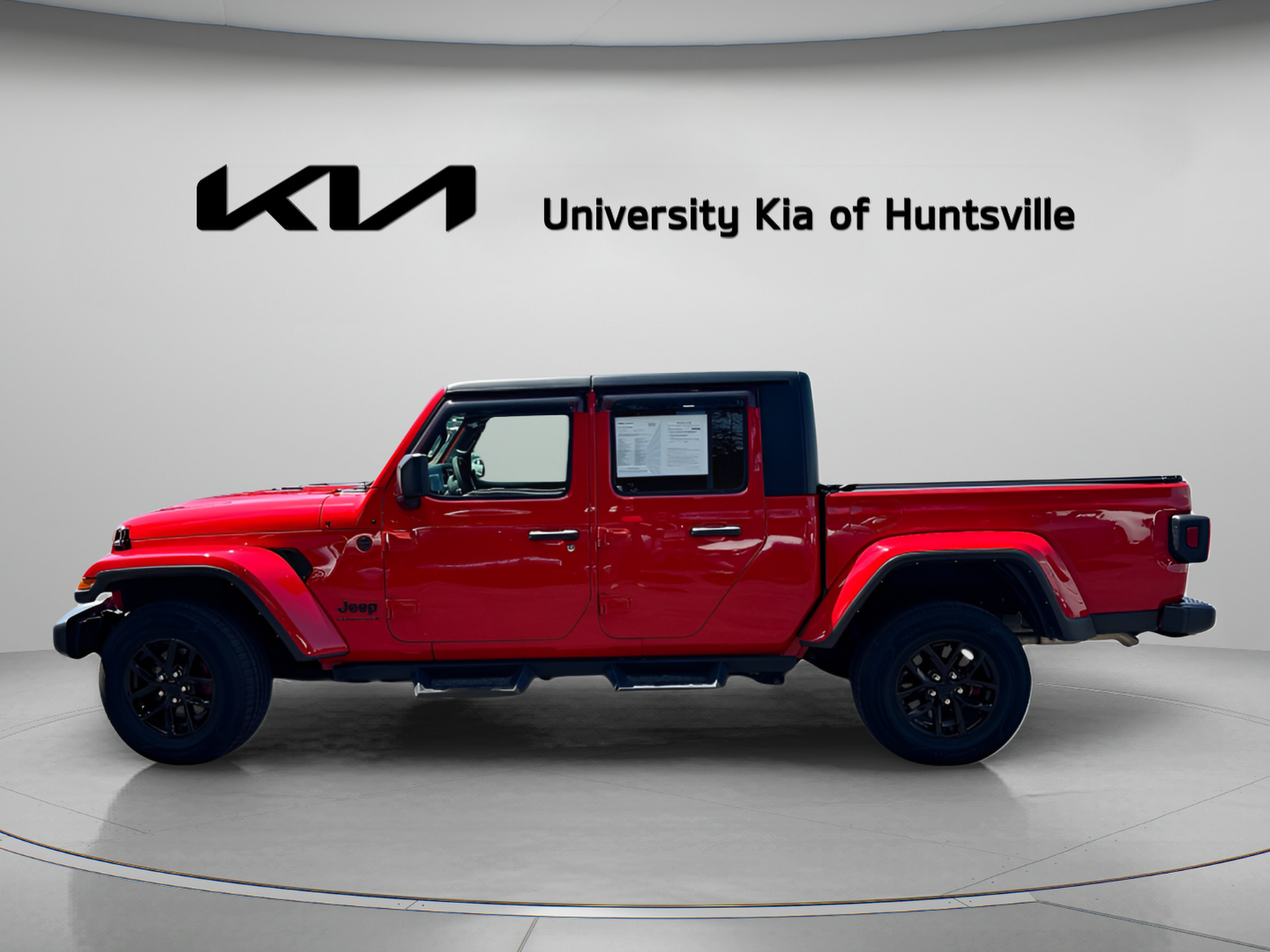 Used 2023 Jeep Gladiator Sport AWD/4WD image 5