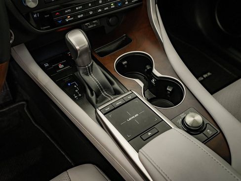 Certified 2022 Lexus RX 350 FWD w/ Premium Package image 34