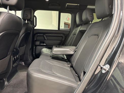 Used 2023 Land Rover Defender 110 V8 image 28