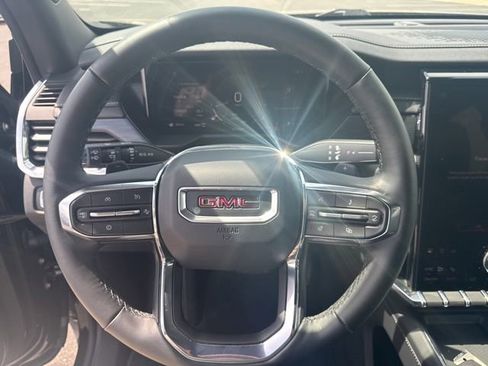 Used 2026 GMC Acadia Elevation w/ Elevation Premium Package AWD/4WD image 16