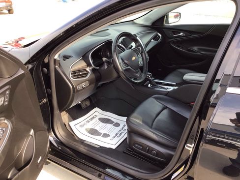 Used 2023 Chevrolet Malibu LT w/ Redline Edition FWD image 9