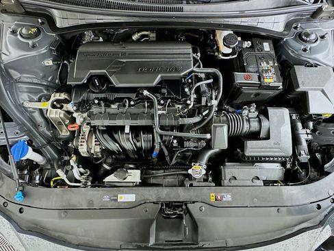 Certified 2024 Hyundai Elantra SEL image 29