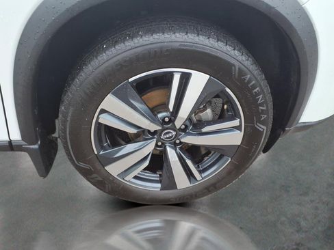 Used 2024 Nissan Rogue SL w/ SL Premium Package AWD/4WD image 10