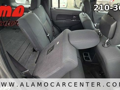 Used 2012 Jeep Liberty Sport image 24