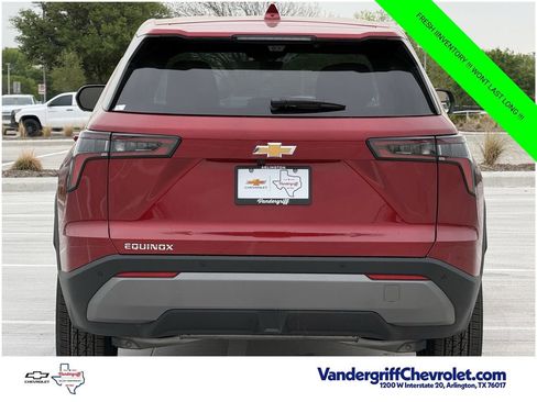 New 2026 Chevrolet Equinox LT w/ Safety and Technology Package FWD image 5