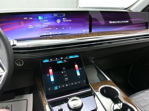 Used 2025 Cadillac Escalade Sport Platinum w/ LPO, ONYX Package AWD/4WD image 10
