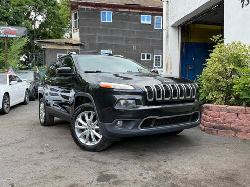 Used 2015 Jeep Cherokee Limited w/ Luxury Group AWD/4WD image 13