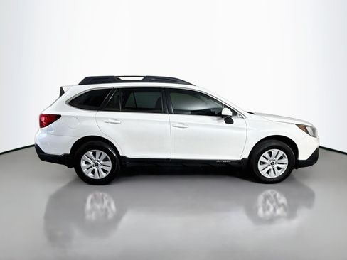 Used 2019 Subaru Outback 2.5i Premium AWD/4WD image 11