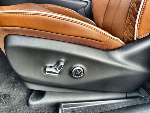 New 2026 Chrysler Pacifica Pinnacle w/ Trailer Tow Group image 14