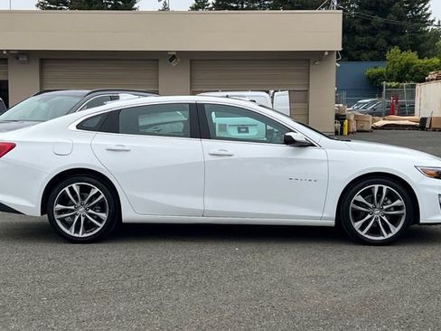 Used 2023 Chevrolet Malibu LT FWD image 3