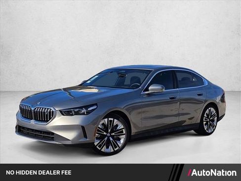 Used 2026 BMW i5 eDrive40 RWD image 1