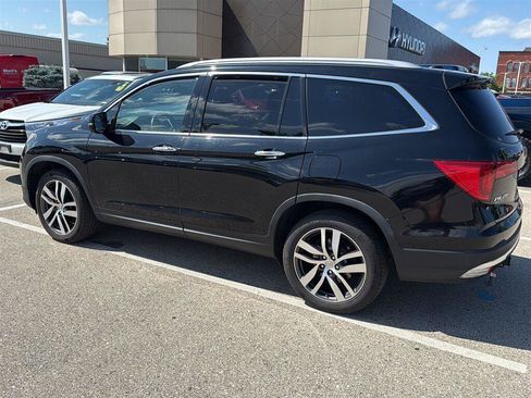 Used 2016 Honda Pilot Touring image 11