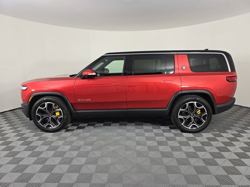 Used 2023 Rivian R1S Adventure image 2