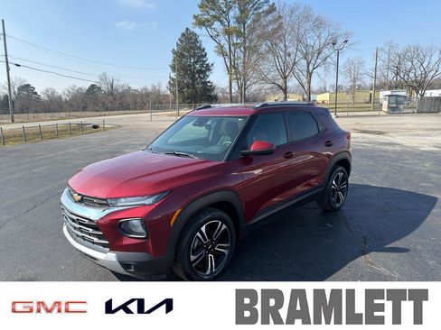 Used 2023 Chevrolet TrailBlazer LT image 1