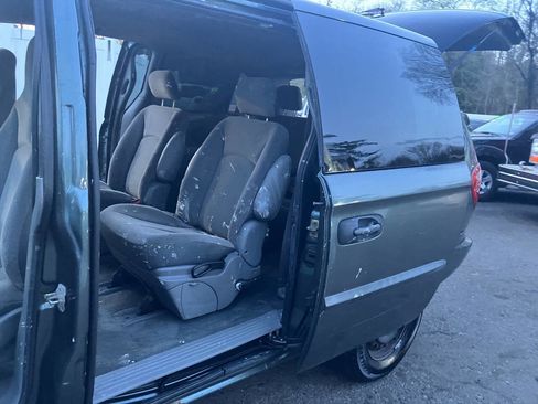 Used 2004 Dodge Grand Caravan SE w/ Popular Equipment Group FWD image 14