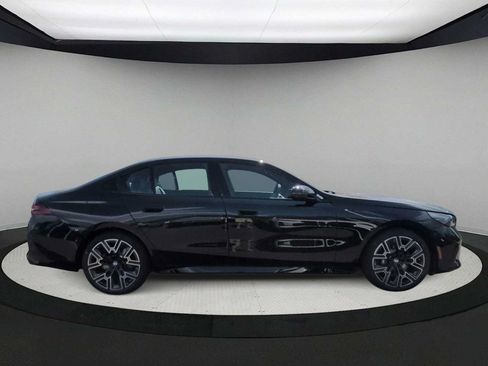 Used 2027 BMW 530i xDrive w/ M Sport Package AWD/4WD image 9