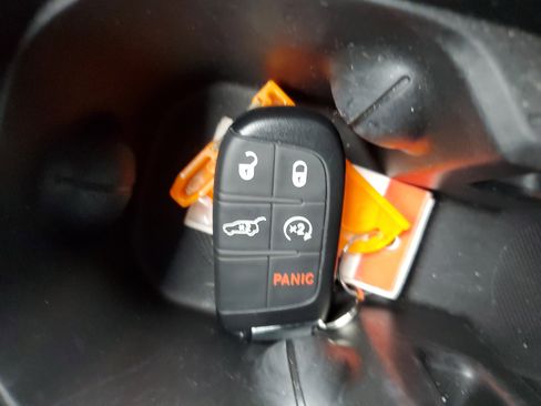 Used 2024 Jeep Compass Limited w/ High Altitude Package image 21