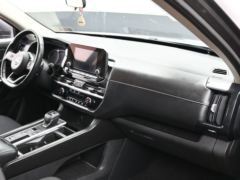 Used 2022 Nissan Pathfinder SV FWD image 38