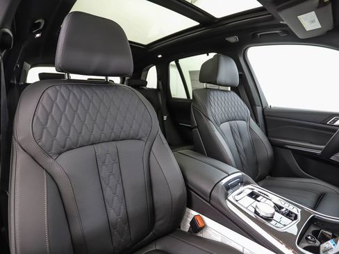 New 2026 BMW X5 M60i image 32