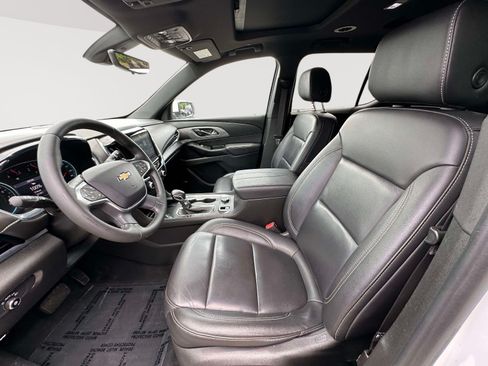 Used 2023 Chevrolet Traverse LT w/ LT Premium Package AWD/4WD image 24