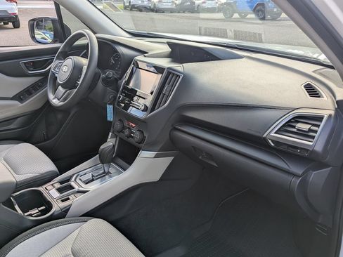 Used 2022 Subaru Forester AWD/4WD image 32
