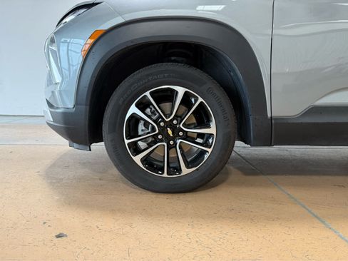 Used 2026 Chevrolet TrailBlazer LT w/ LT Cold Weather Package AWD/4WD image 11