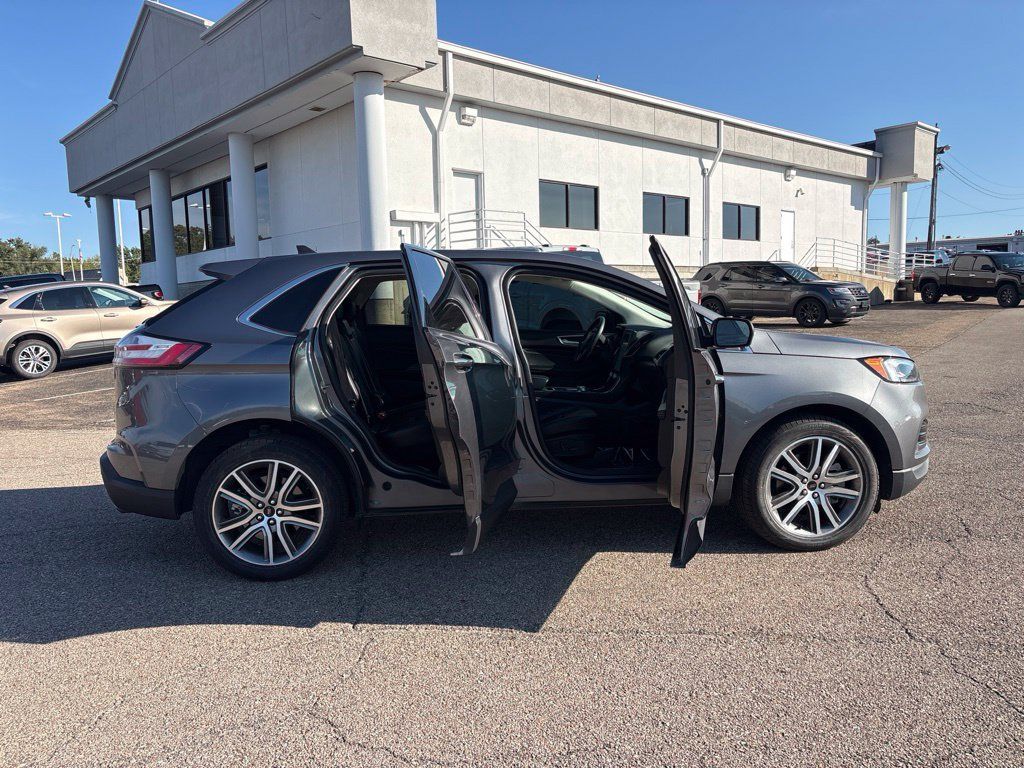 Certified 2024 Ford Edge Titanium w/ Equipment Group 301A AWD/4WD image 8